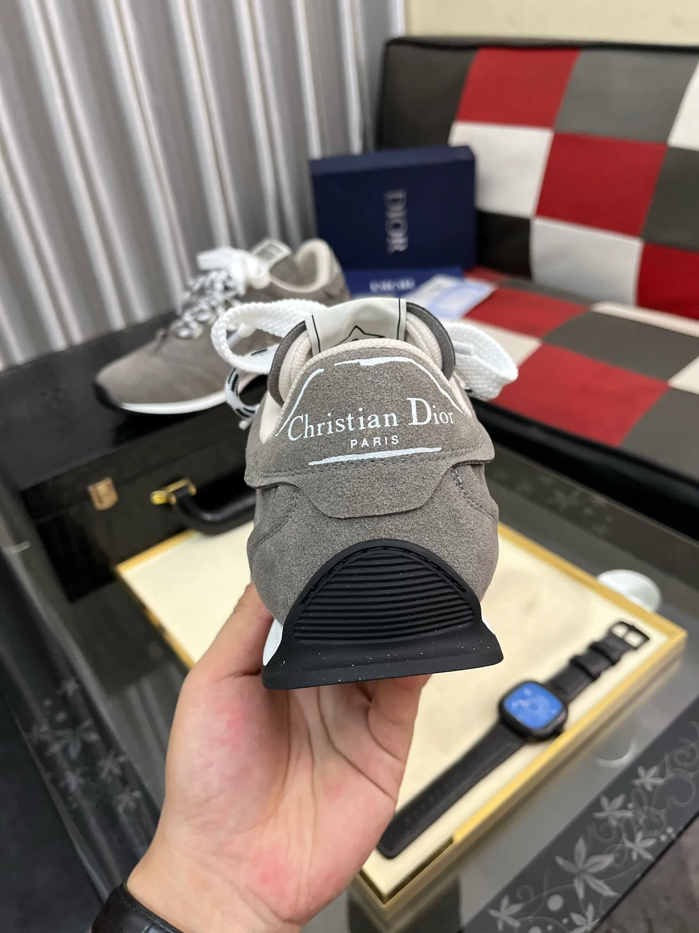 Men's shoes 💰500⌚️⌚️Dior original quality.~ Unique modern style sneakers. 🏃A must-have casual shoe for trendy men😍😍 Original brand imported from Italy, imported original leather, sheep lining (refuses to discolor and grind feet) Sole: Original sole provided by the original factory, French lazy style design ⚠️Fit to the feet, original quality, super comfortable original sole. Just like shooting the real thing 🎬The real thing is better Code number: 38-446️⃣Colors available
